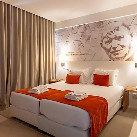 The Icons 3*
