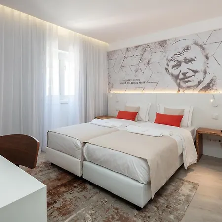 Hotel The Icons